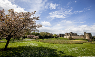 Holy Island, Alnwick Castle and the Northumberland Coast